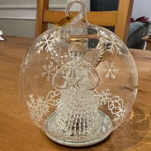 New! Sorelle Angel with Star Globe Lights Up